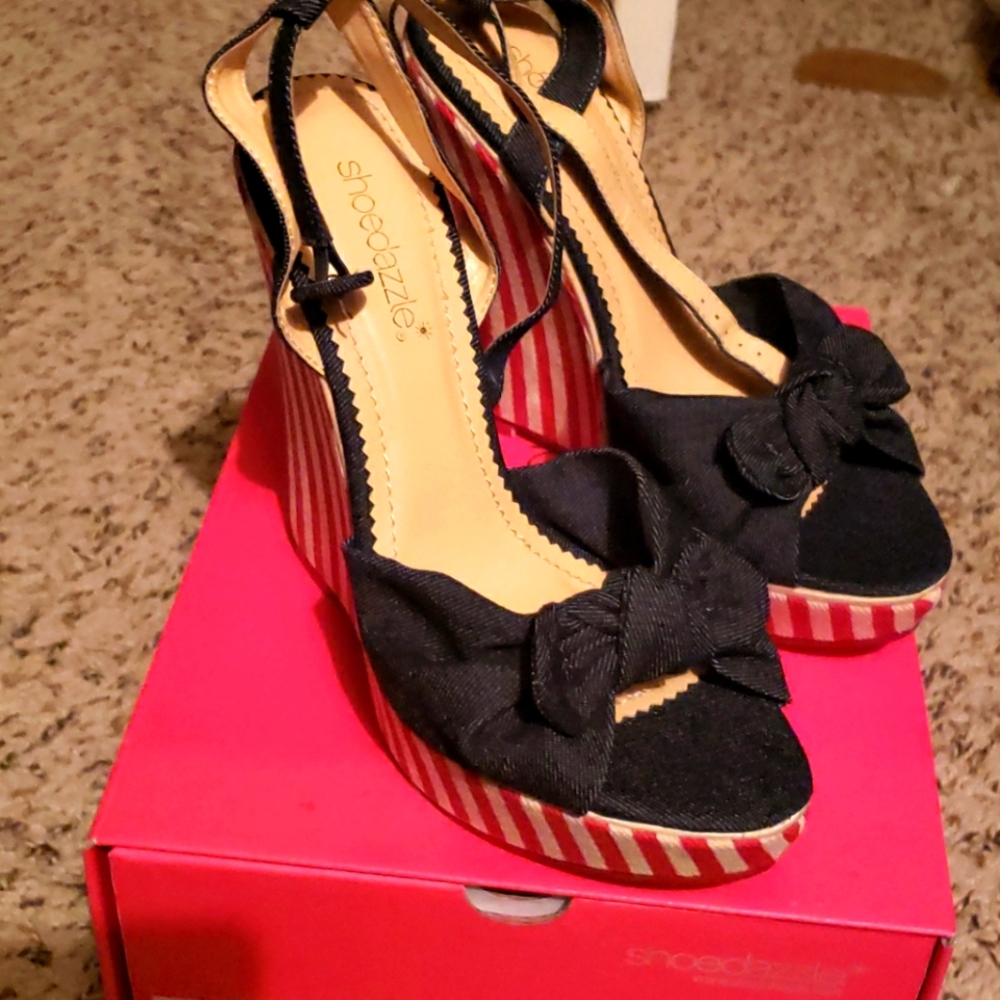 SHOE DAZZLE WEDGES